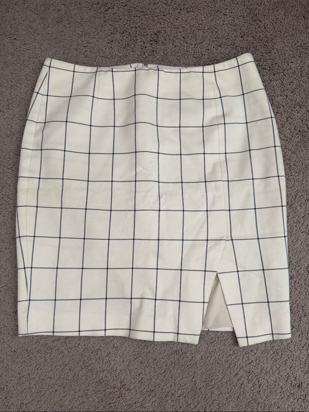 Banana Republic White Pencil Skirt with Black Windowpane Grid
